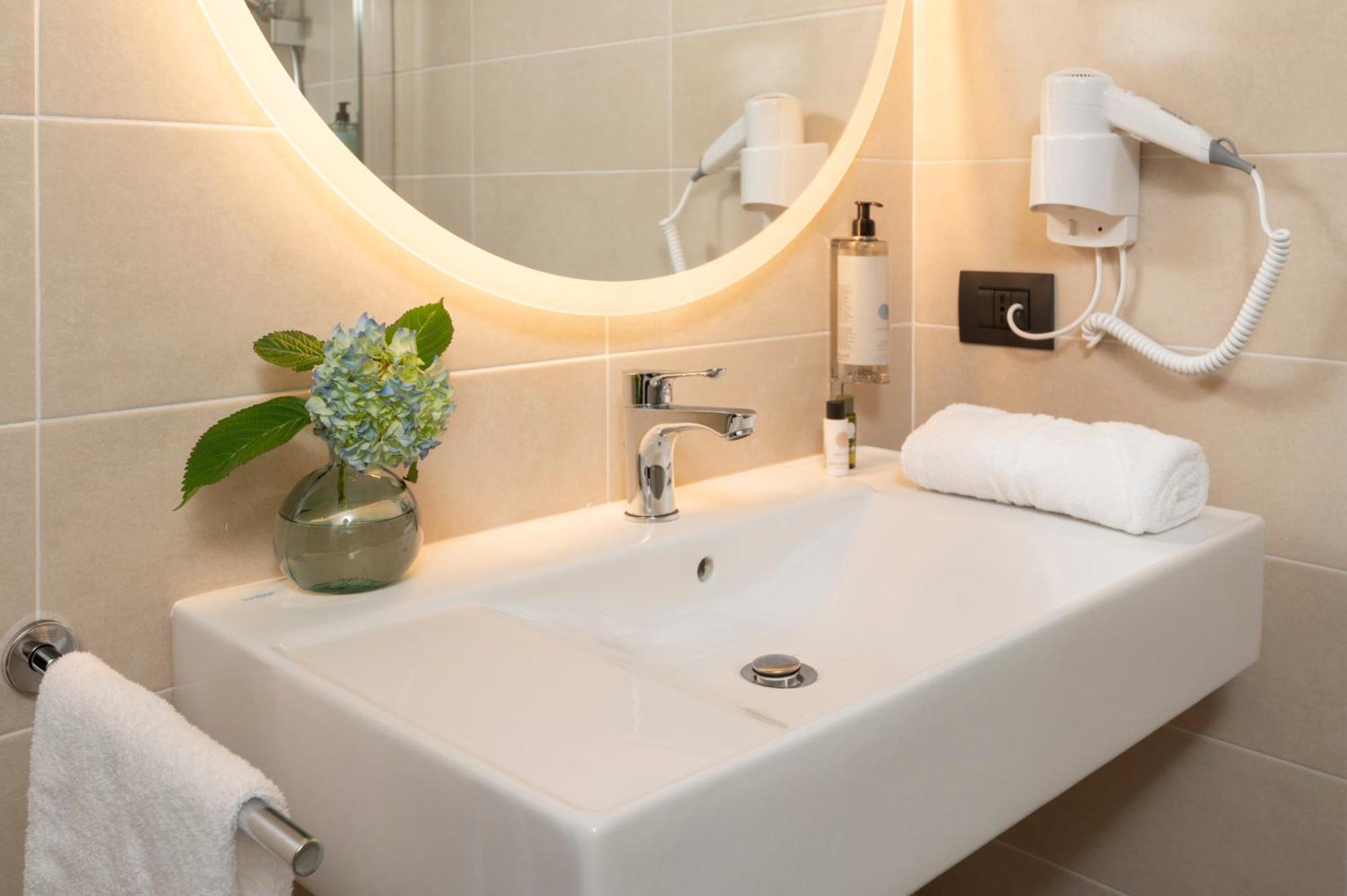 Hotel Plaza San Martino Siccomario エクステリア 写真