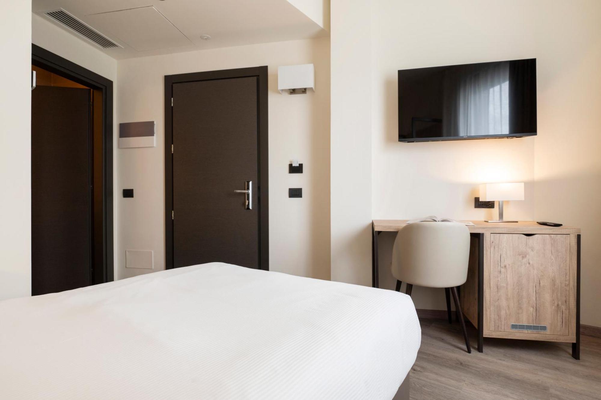 Hotel Plaza San Martino Siccomario エクステリア 写真